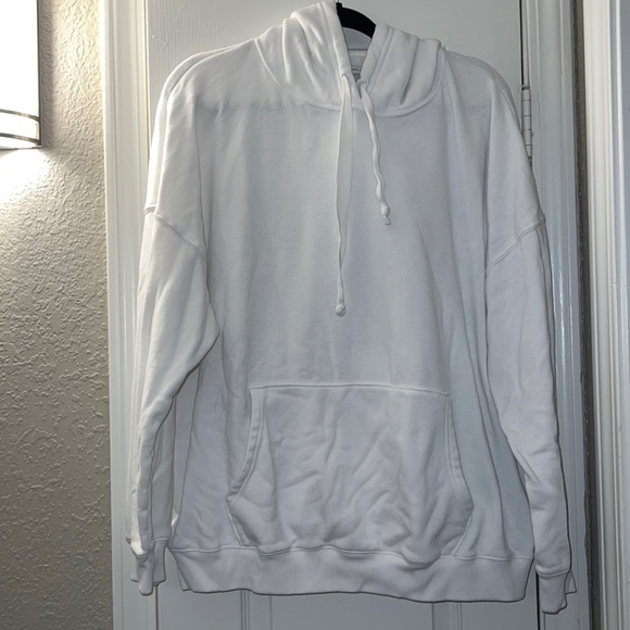 American Eagle Outfitters Sweaters - American Eagle size XL Jegging Fit white hoodie
